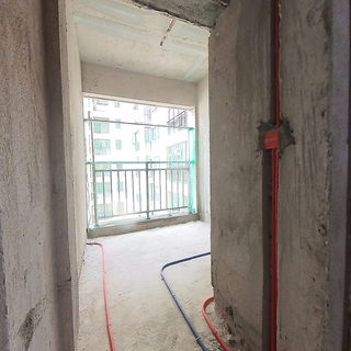 龙鑫花园2-2-2202